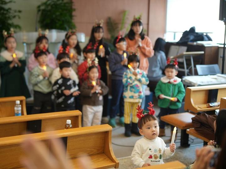 23.12.25 성탄절 예배 · 1번째 사진