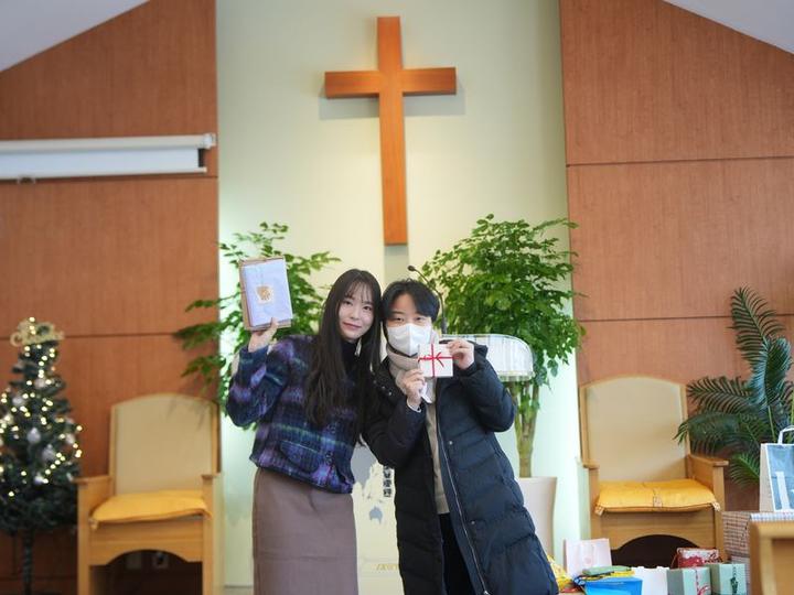 23.12.25 성탄절 예배 · 21번째 사진