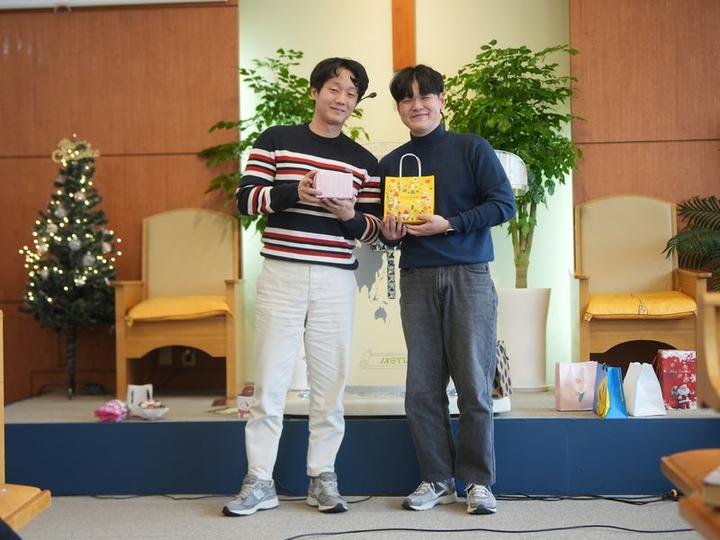 23.12.25 성탄절 예배 · 32번째 사진
