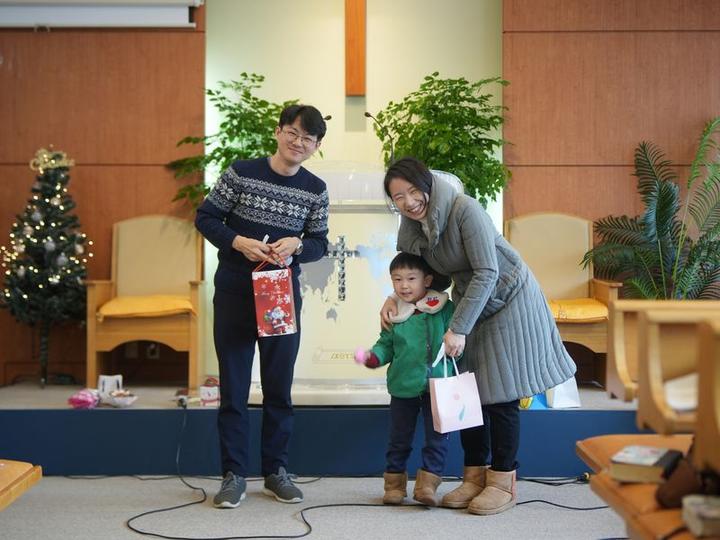 23.12.25 성탄절 예배 · 33번째 사진