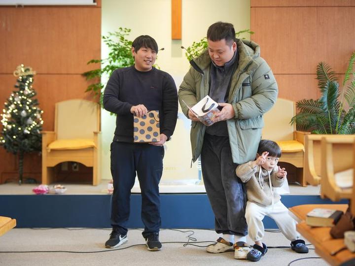 23.12.25 성탄절 예배 · 34번째 사진